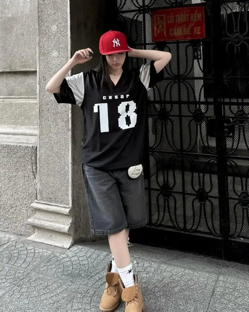  Black Jersey + Dark Shorts + Timberlands