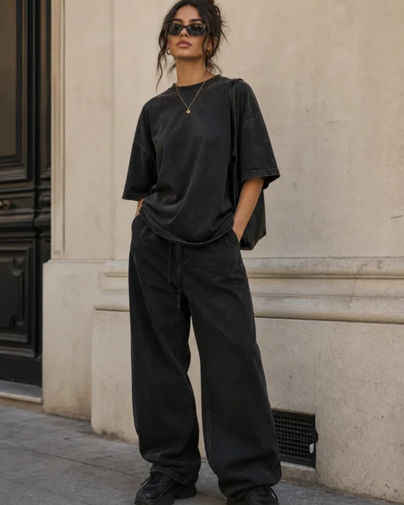 Black Oversized Tee with Black Wide-Leg Jeans and Black Chunky Sneakers