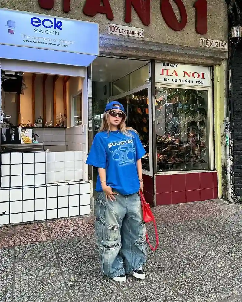 Blue Graphic Tee + Cargo Baggy Denim