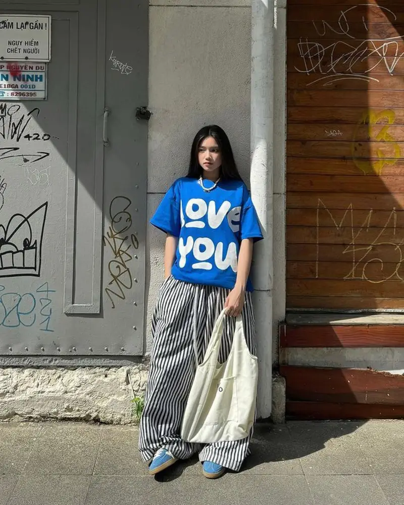 BlueGraphic Tee + Striped Wide Pants