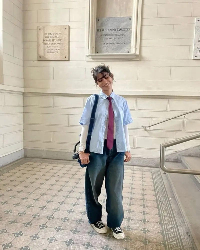 Button-Down + Tie + Baggy Jeans Layer