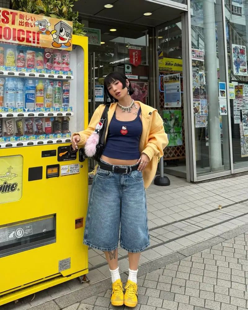 Fun Streetwear Look College Girls Actually Love