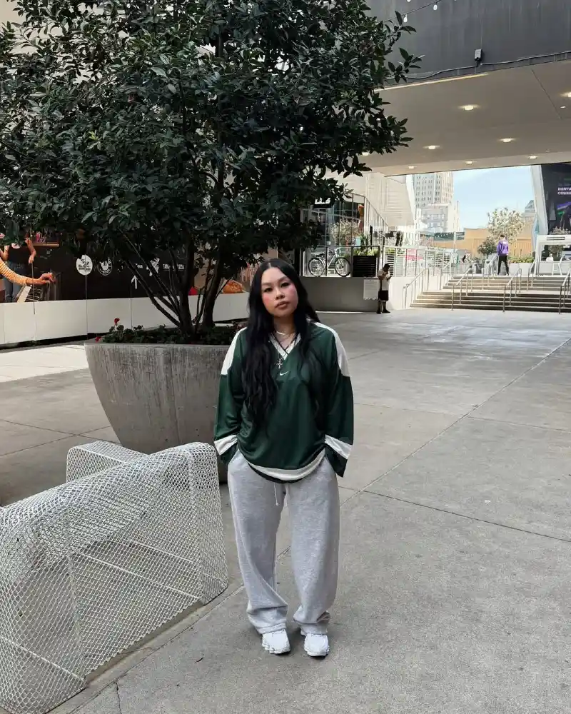 Green Jersey + Grey Sweats Is the Easiest Street Look You're Not Doing Enough