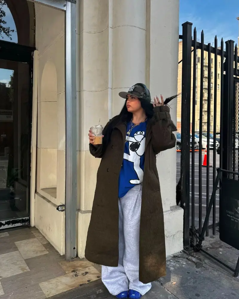 Long Teddy Coat Over Sweatpants — Street Casual That Looks Intentional