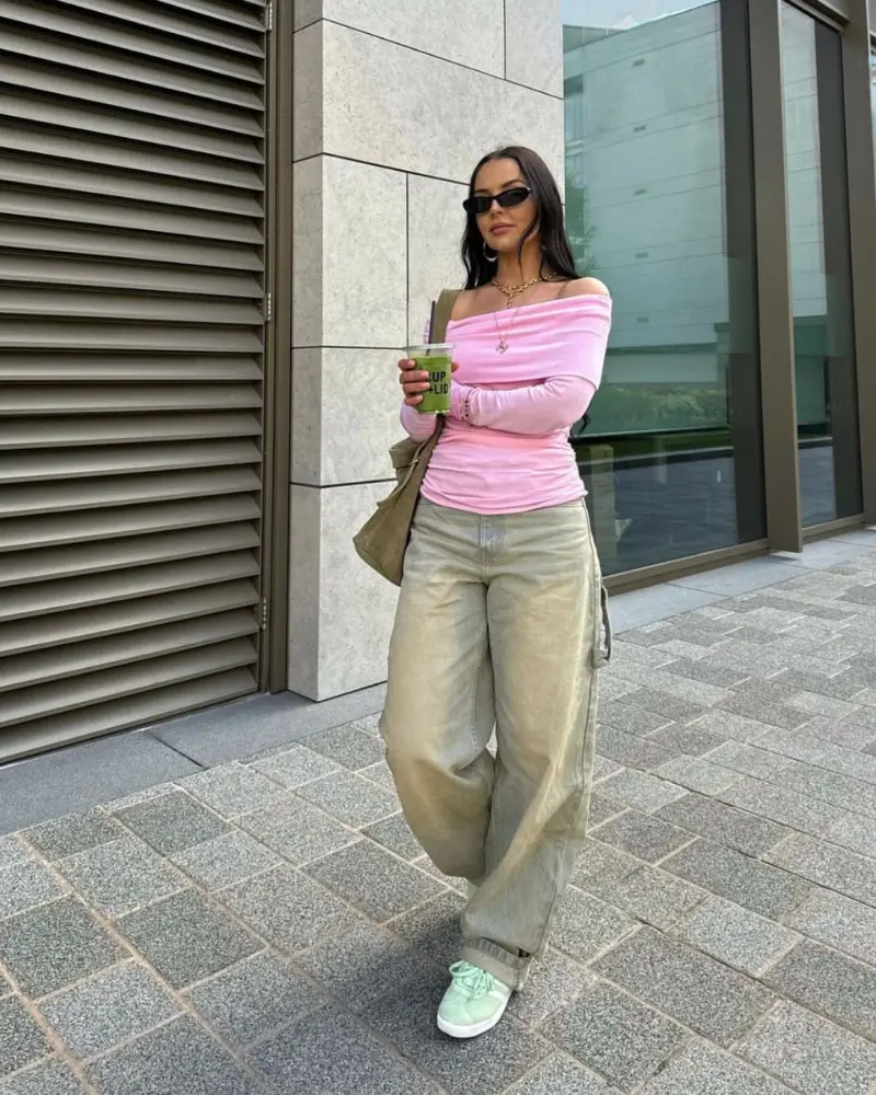 Pink Off-Shoulder Long Sleeve Top + Khaki Baggy Jeans