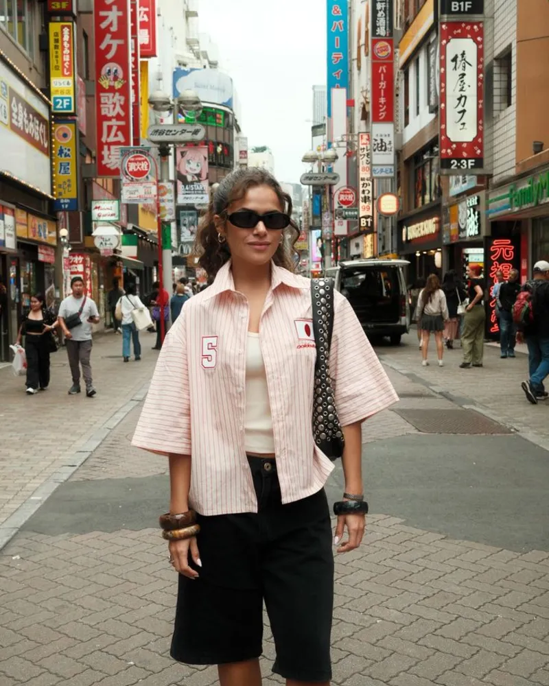  Pink Striped Oversized Shirt + White Tank + Black Bermuda Shorts