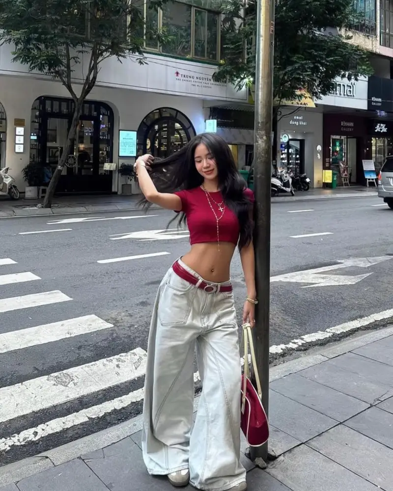 Red Crop T-Shirt with White Super Baggy Cargo Jeans and Red Belt