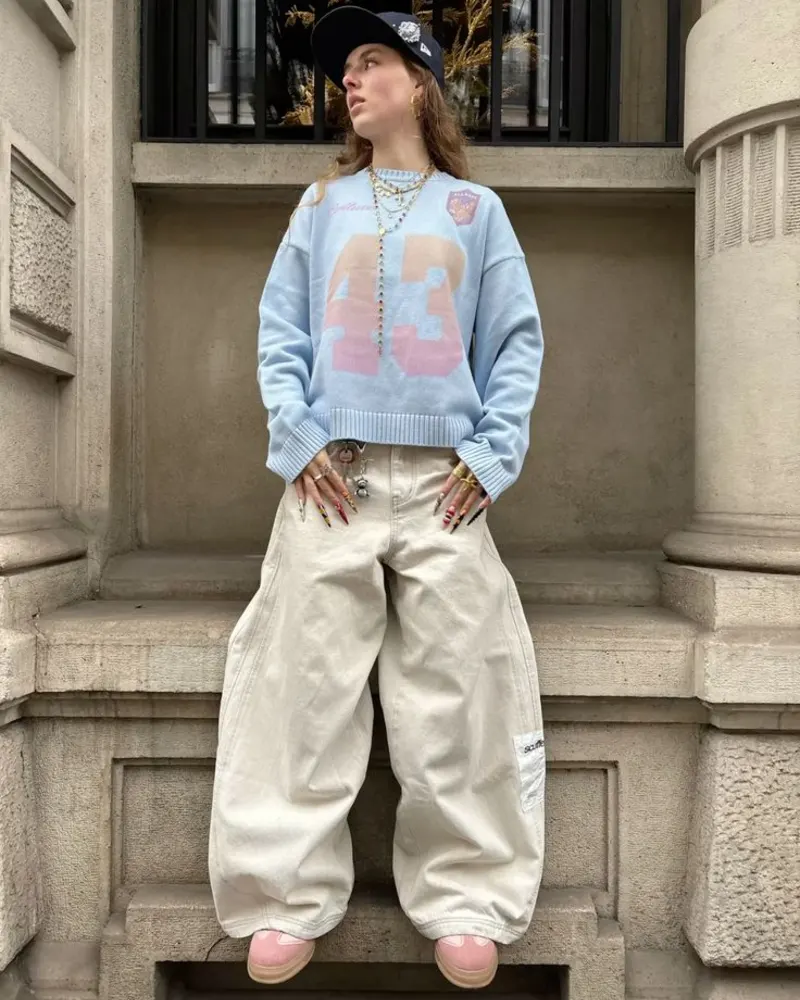  Blue Graphic Sweater with Baggy Cream Denim