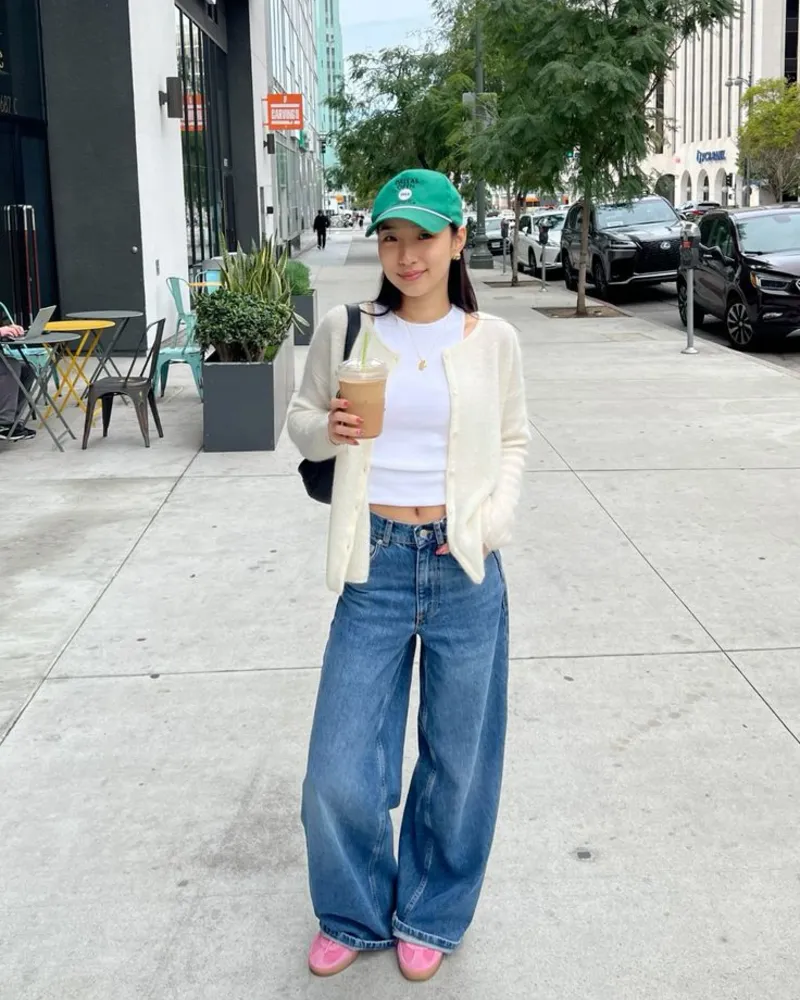 Cardigan & Baggy Jeans