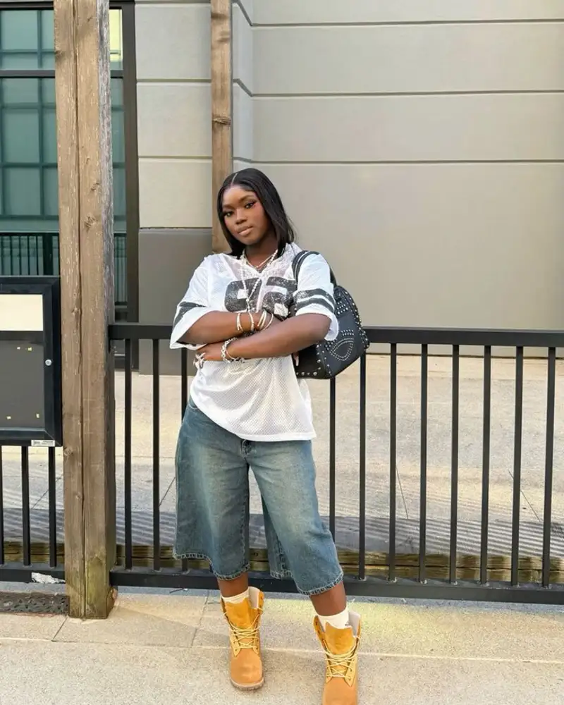  Cropped Denim and Combat Boots for a Laid-Back