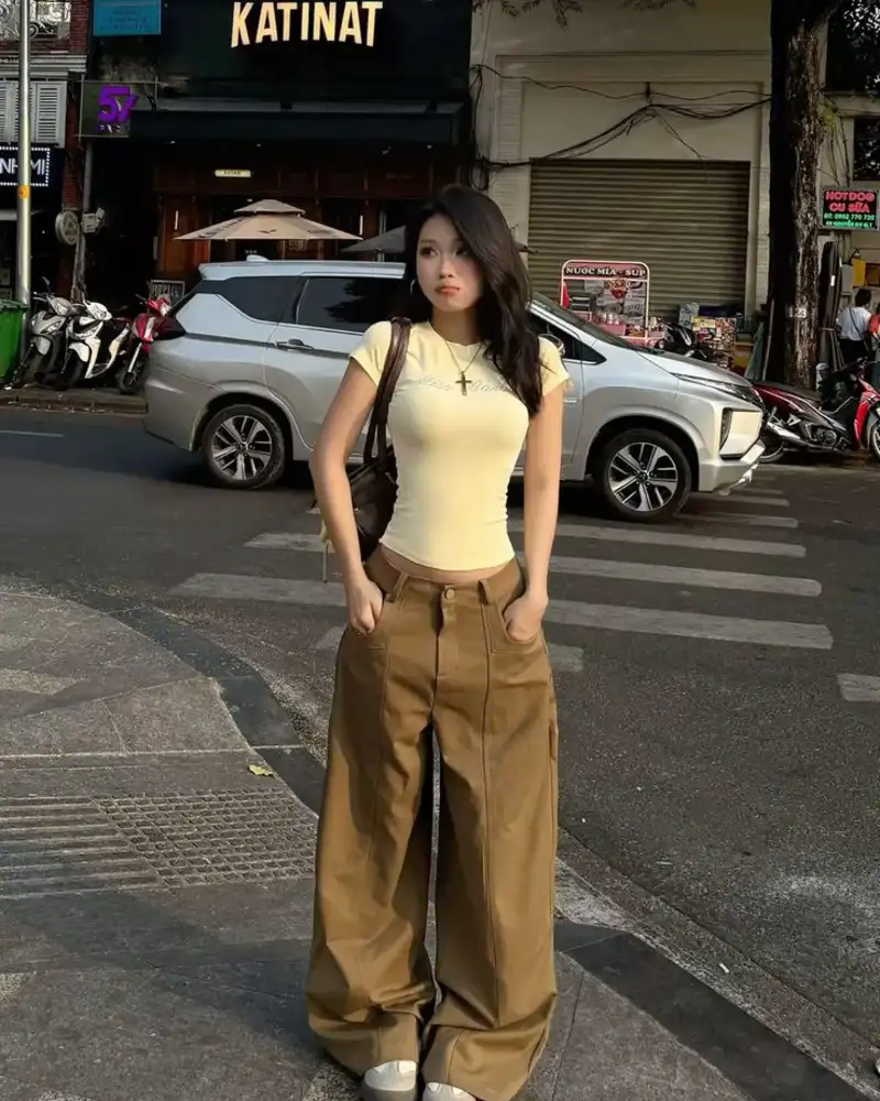 Fitted Tee & Tan Cargo Pants