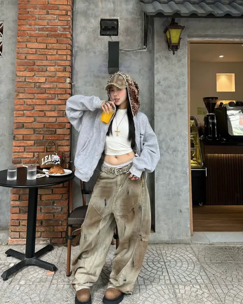  Grey Zip Hoodie + Leopard Bucket Hat + Tie-Dye Cargo Pants