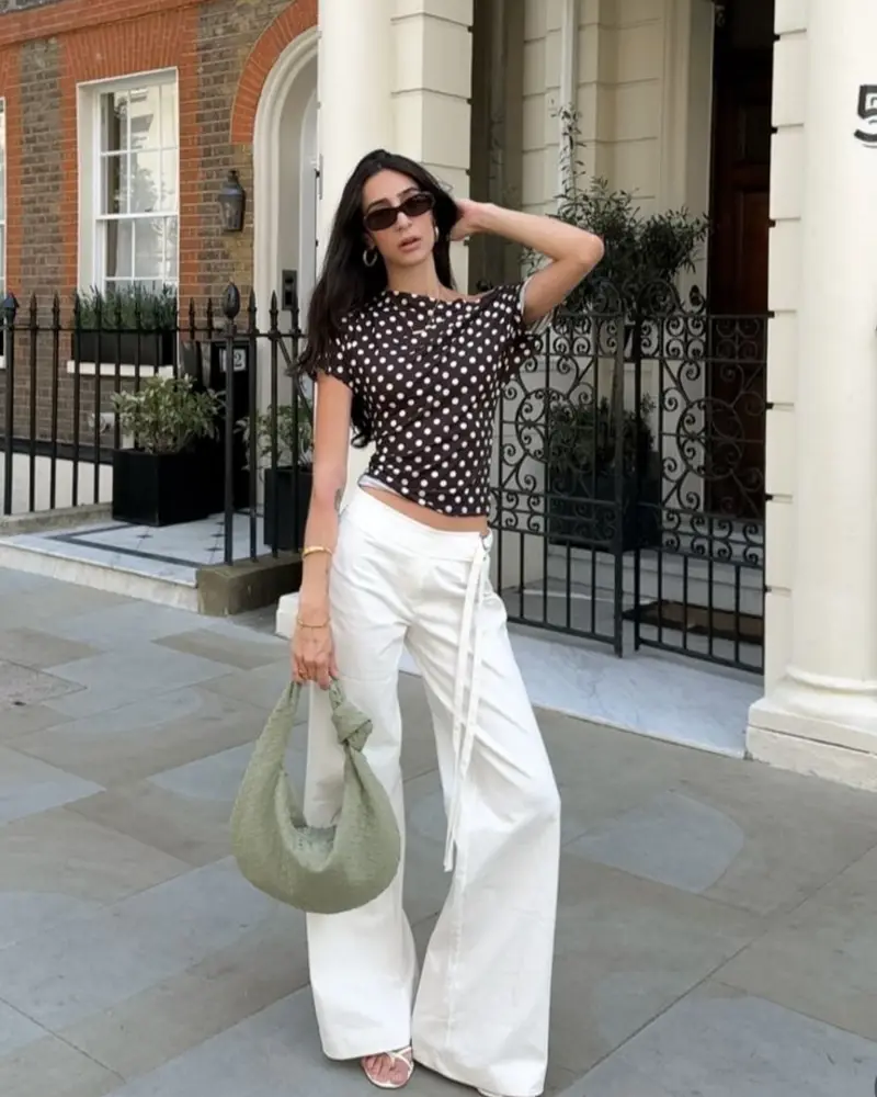  Polka dot top, white wide-leg trousers