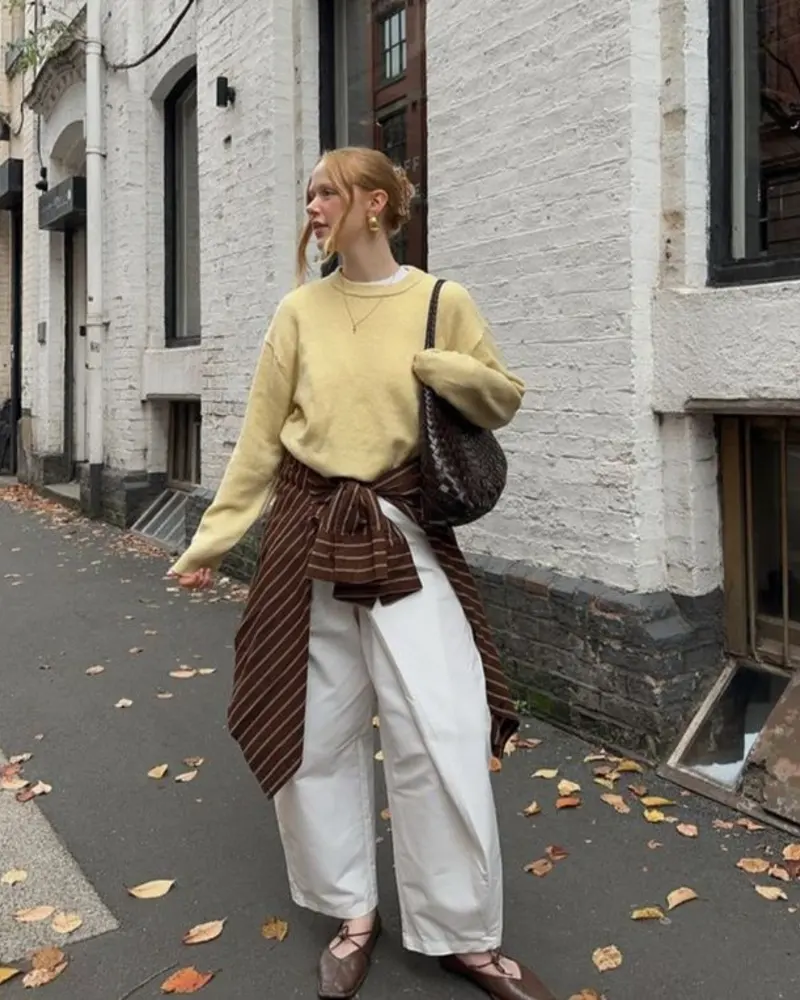  Sweater With A Shirt Tied At The Waist