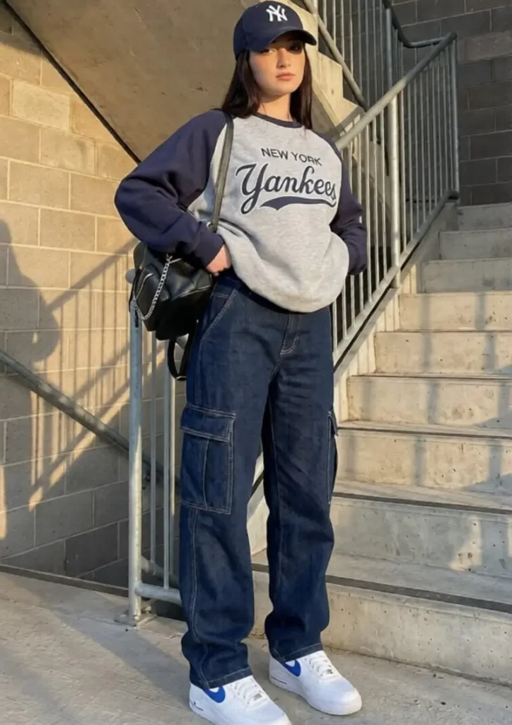 Yankees Sweatshirt + Cargo Jeans
