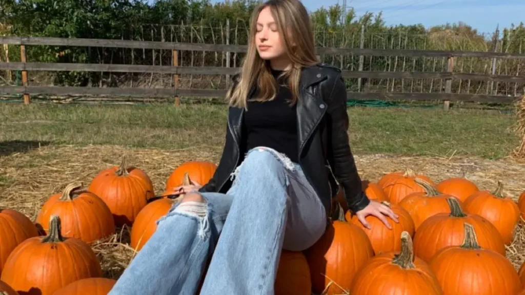 Pumpkin Patch Streetwear Outfits That Are Cozy, Chic, and Effortless