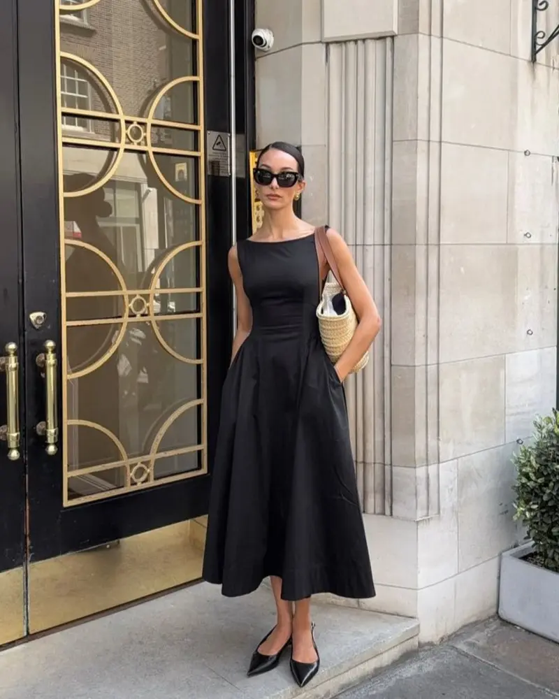  Sleeveless Black Midi Dress