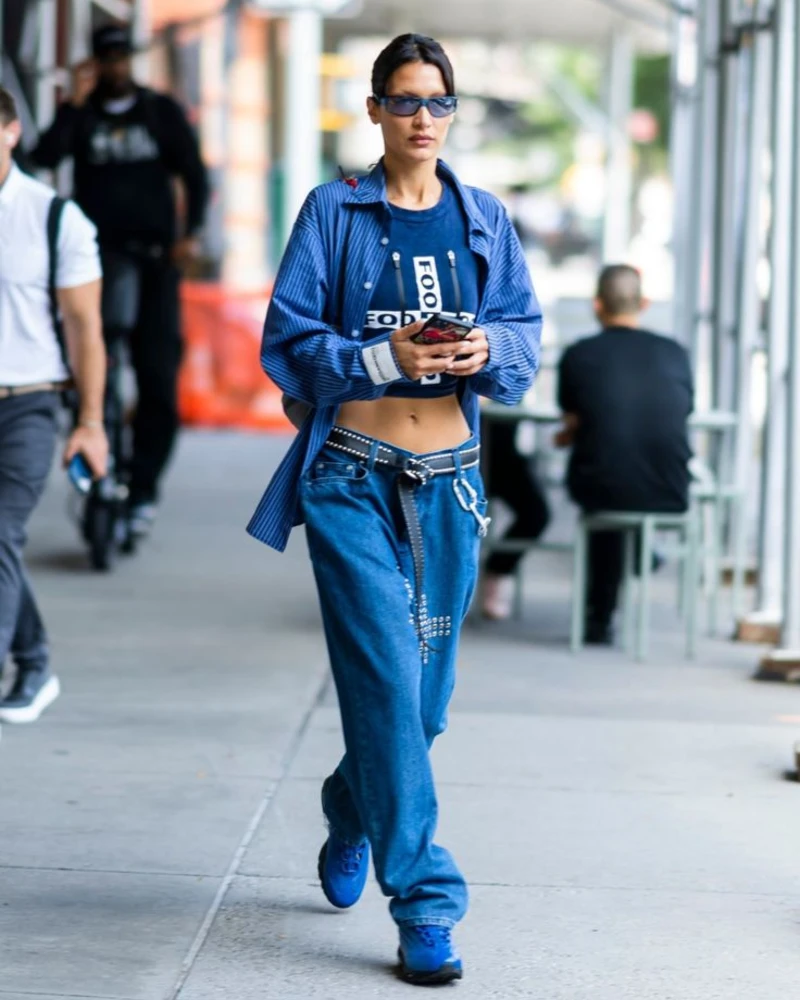  Striped Overshirt With Low-Rise Baggy Jeans