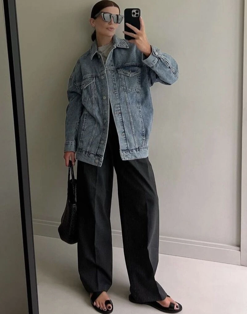 Denim Jacket With a Fitted Top and Wide-Leg Pants