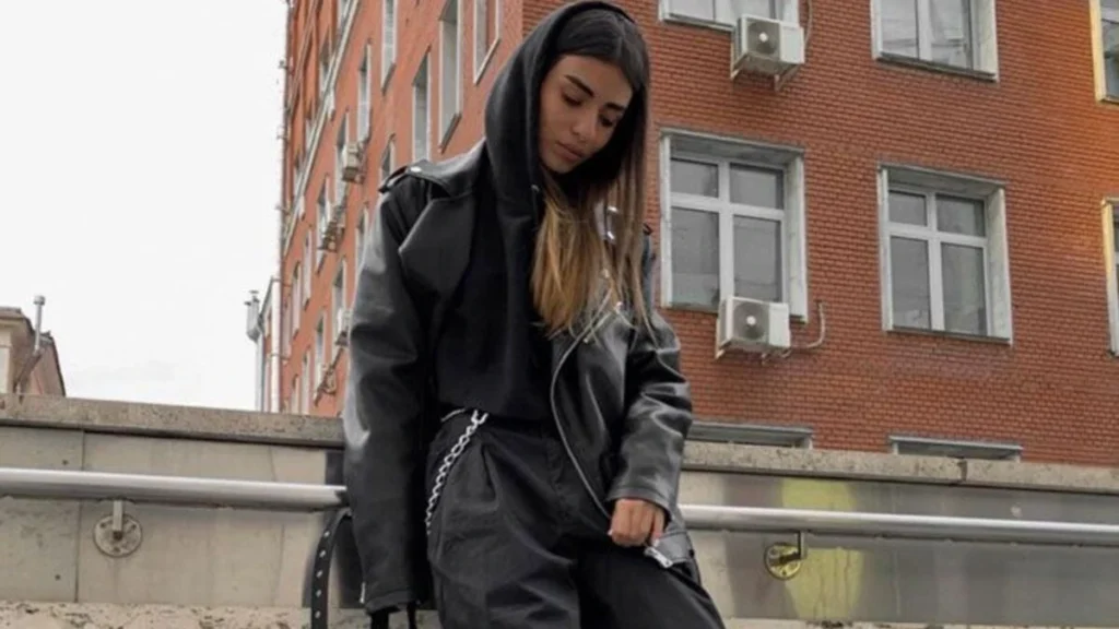 Fall Streetwear Outfit Ideas That Transition Perfectly Into the Halloween Season