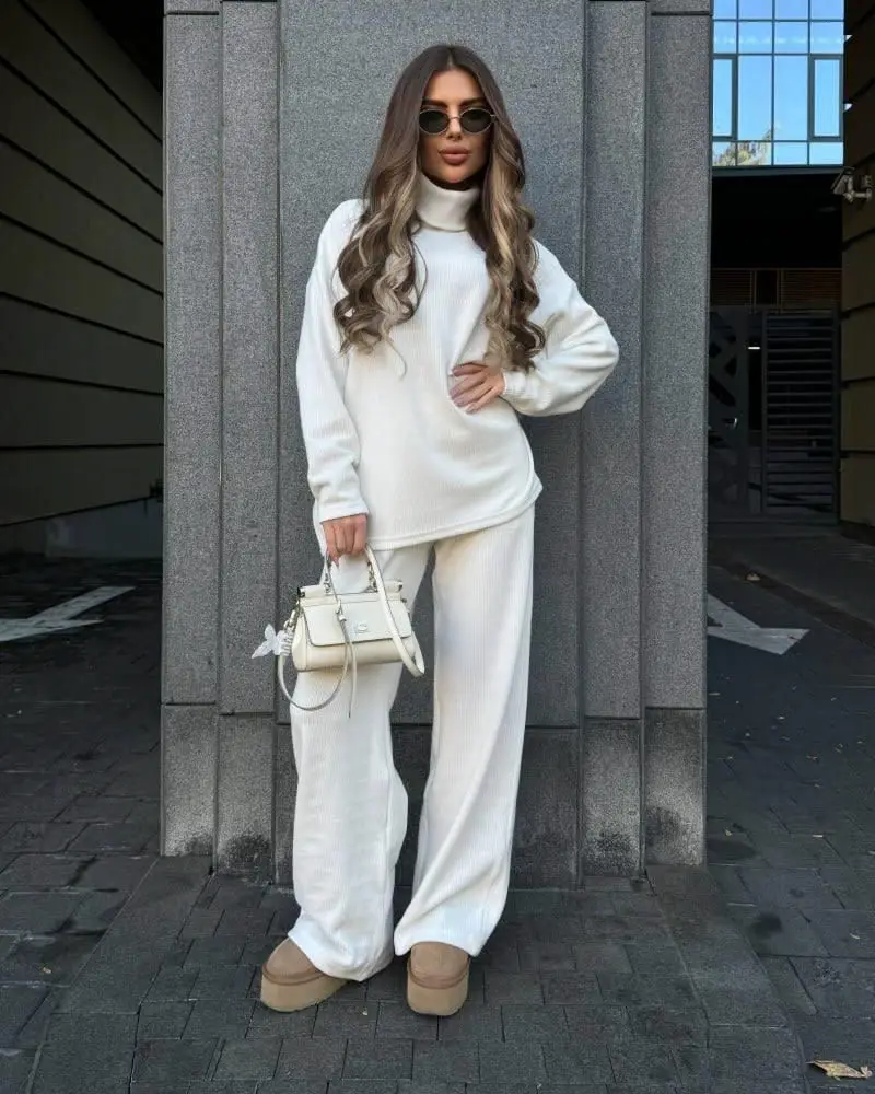 Matching Knit Set With Neutral Platform Shoes