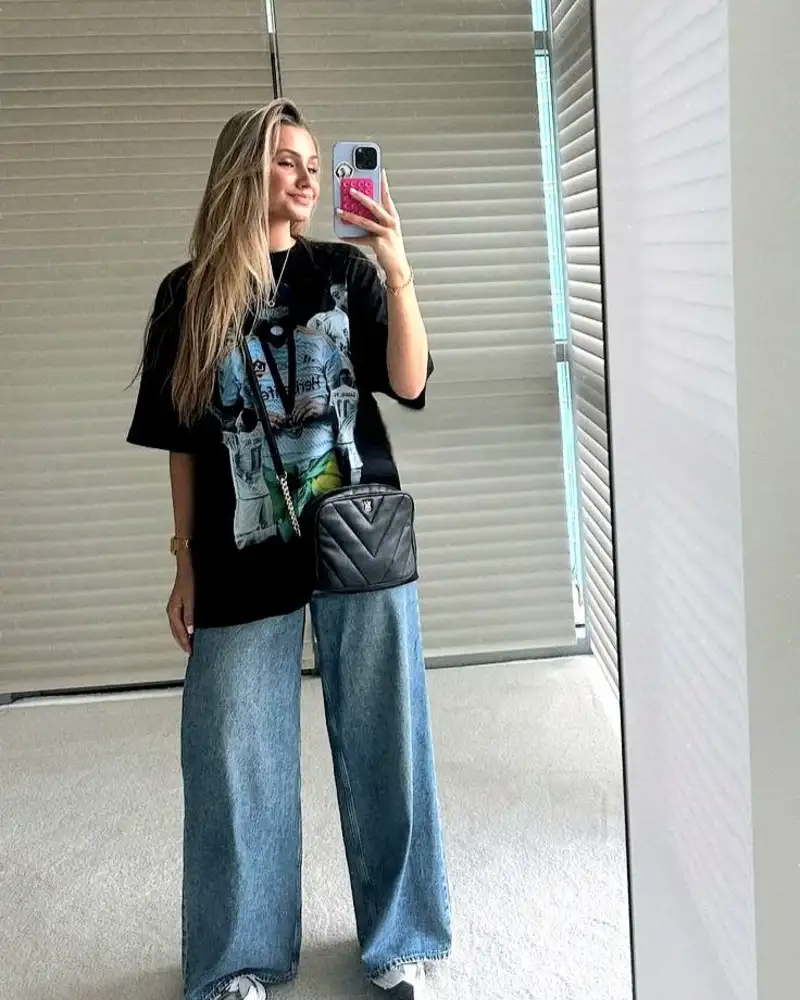 Oversized Black Graphic T-Shirt With Wide-Leg Jeans