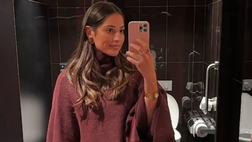 Thanksgiving Dinner Outfits That Balance All-Day Comfort With Modern Style