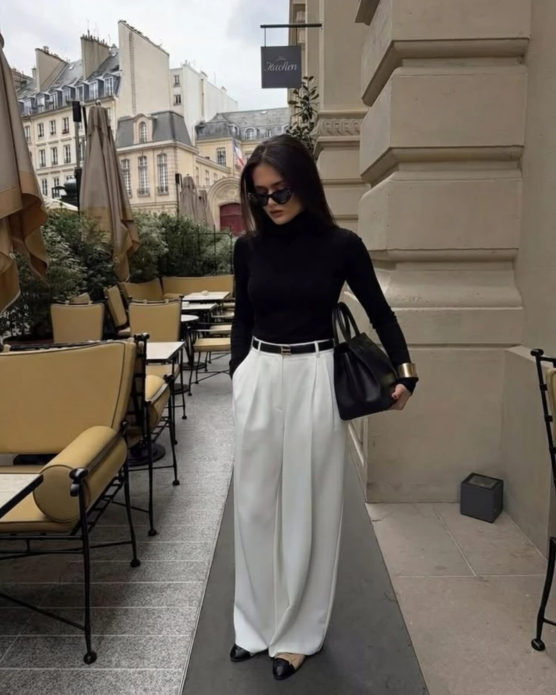 Turtleneck With Pleated Trousers